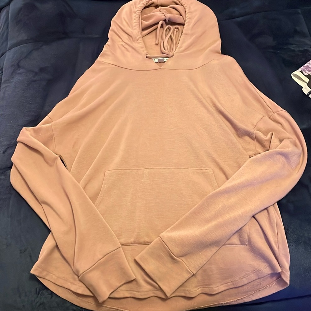 Cropped Workout Hoodie